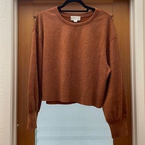 Long sleeved shirt/sweater